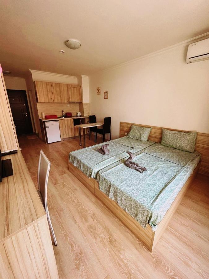Lovely Studio Apartment On The Beach بورغاس المظهر الخارجي الصورة